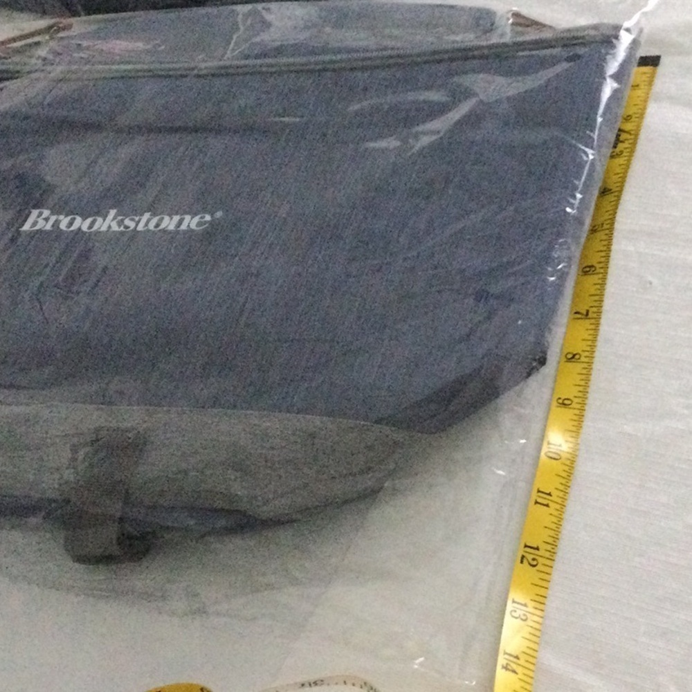 Brookstone Backpack cooler New still in plastic bag. Color blue #637 - Picture 3 of 4